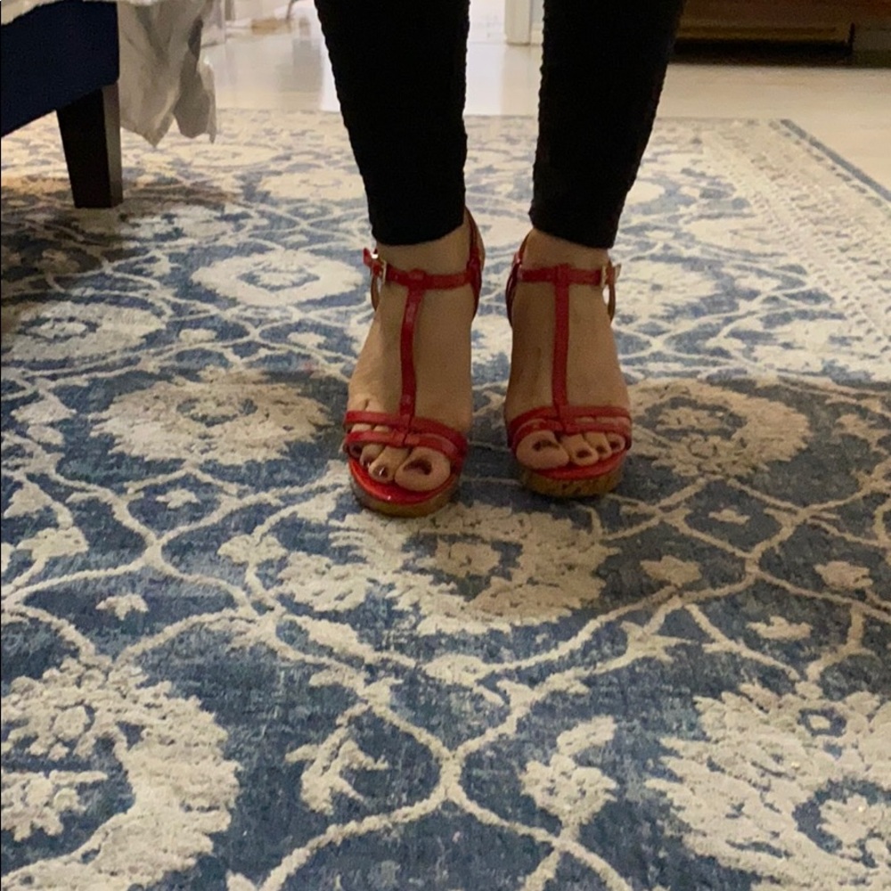 Jessica Simpson red wedges